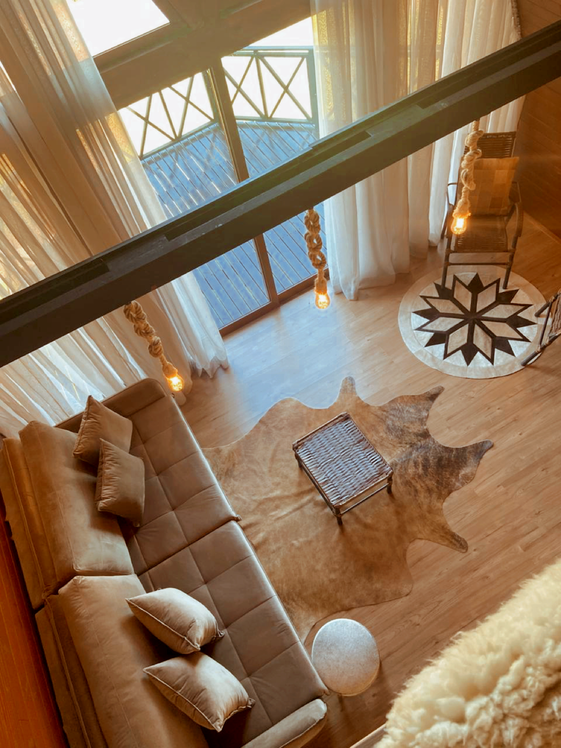 Sala aconchegante com sofá na Cabana II